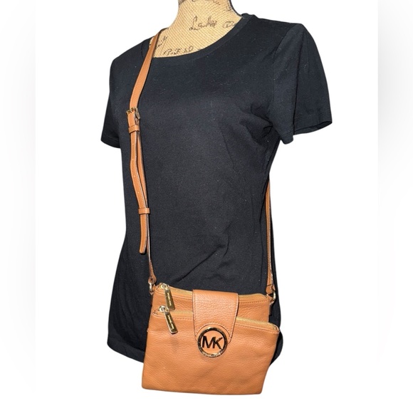 Michael Kors Fulton Crossbody Bag Cognac Pebbled Leather - Picture 10 of 10